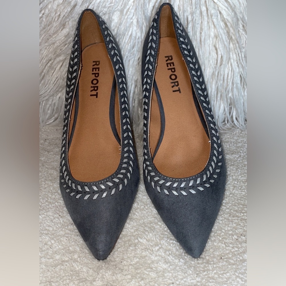 REPORT Grey Pointy Toe Loafer Style Flats
